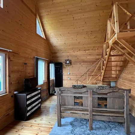 Деревянный коттедж Veranda *