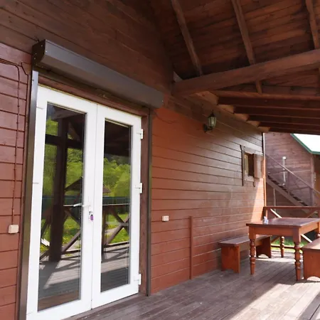 Veranda Lodge *