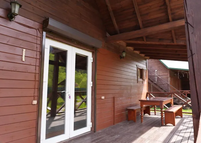 Veranda Lodge *